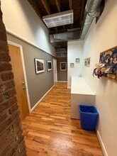 1332 N Halsted St, Chicago, IL à louer Photo intérieure– Image 2 sur 10