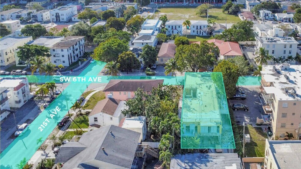2121 SW 6th St, Miami, FL à vendre - Photo de l’immeuble – Image 2 sur 4