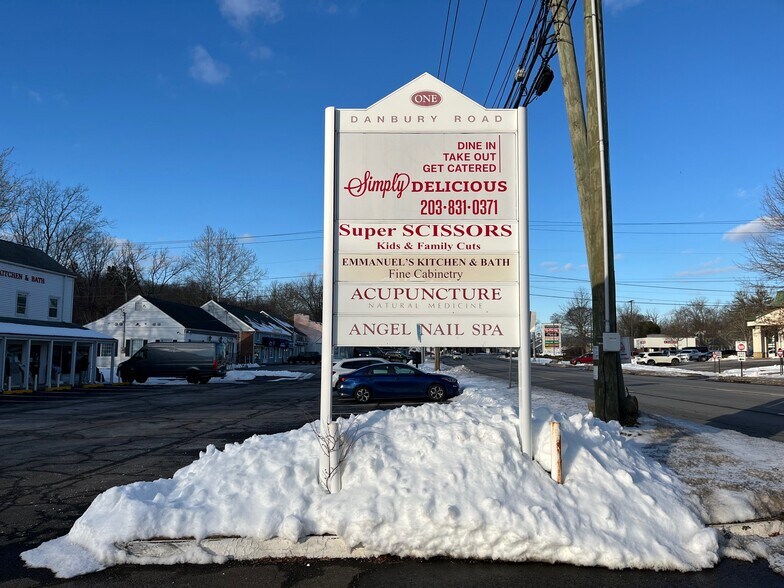 1 Danbury Rd, Wilton, CT à louer - Photo de l’immeuble – Image 3 sur 11