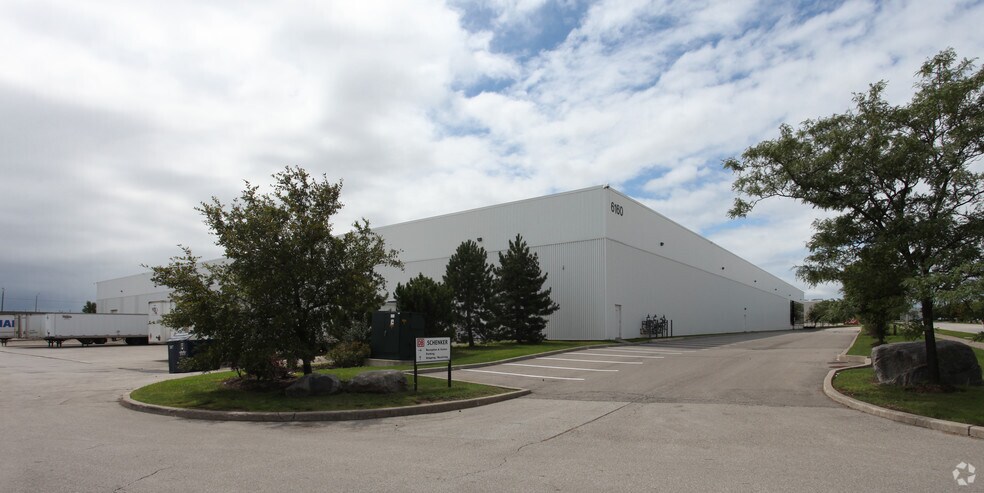 6160 Kenway Dr, Mississauga, ON à louer - Photo principale – Image 1 sur 3