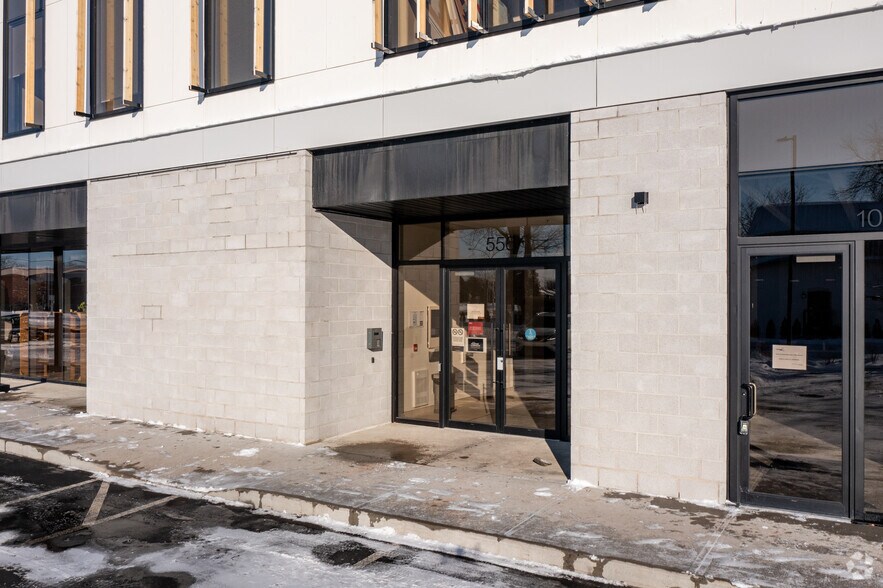 556 de Mortagne, Boucherville, QC à louer - Photo de l’immeuble – Image 3 sur 6