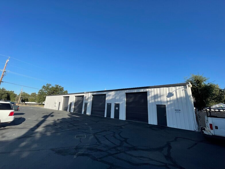 6259 Eastside Rd, Redding, CA à vendre - Photo de l’immeuble – Image 2 sur 13