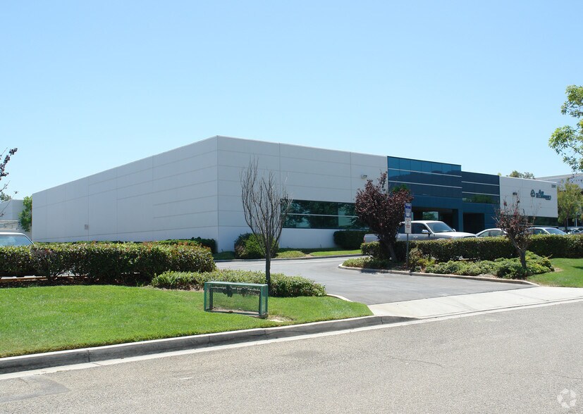 291 Bonnie Ln, Corona, CA à louer - Photo de l’immeuble – Image 3 sur 5