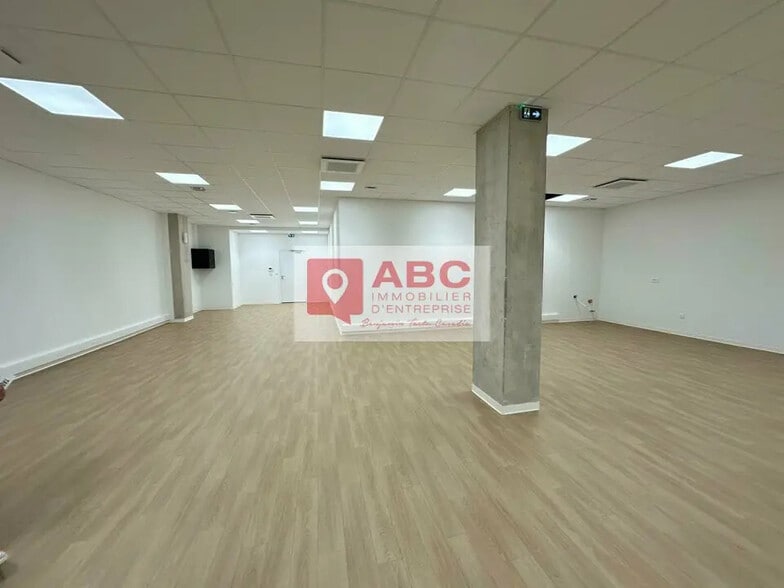 Bureau dans Montpellier à louer - Photo de l’immeuble – Image 2 sur 5