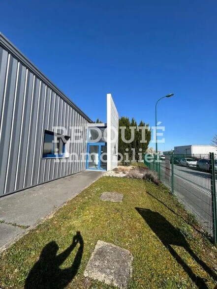 Industriel/Logistique dans Gueux à louer - Photo de l’immeuble – Image 2 sur 11