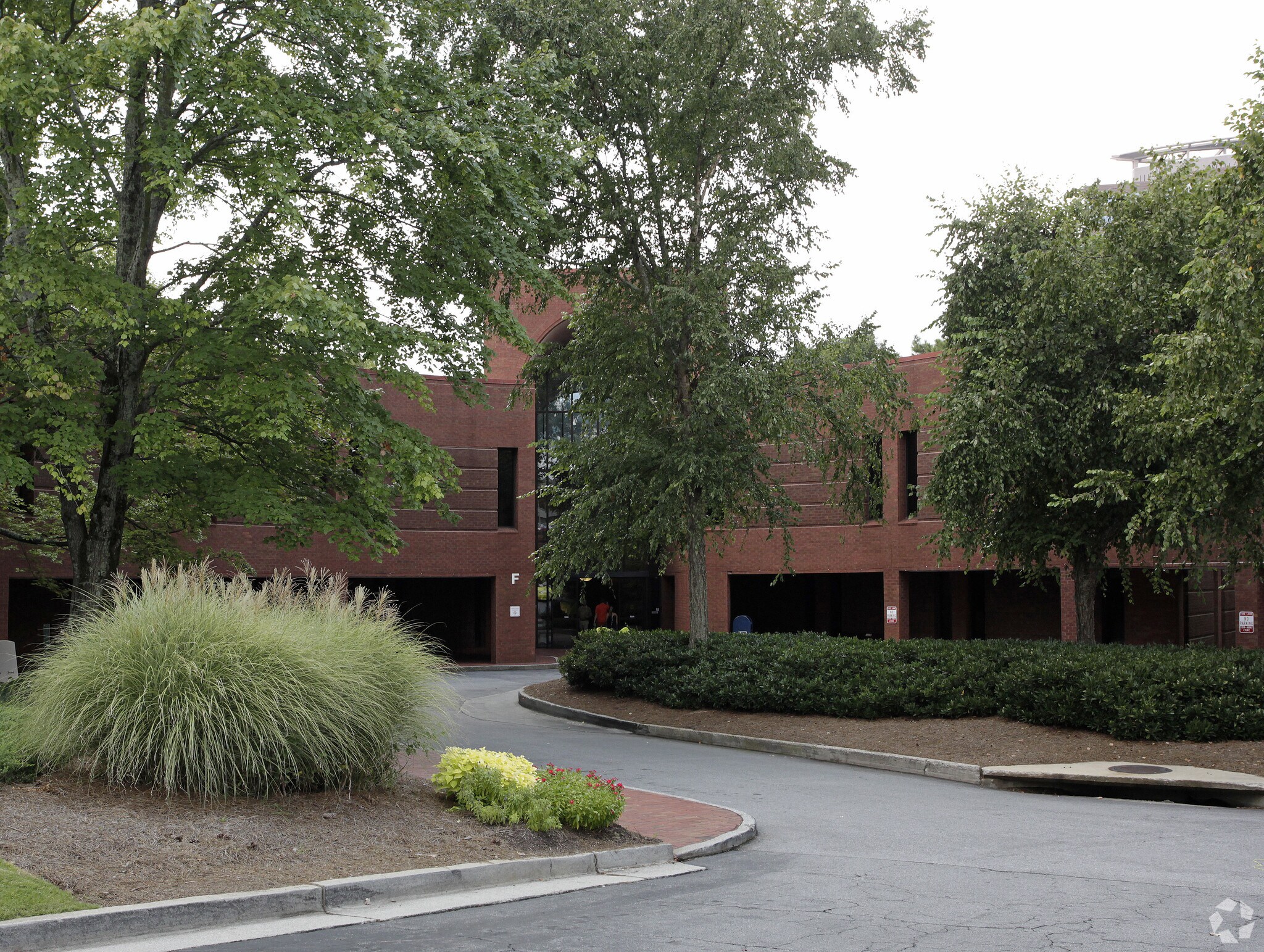 993 Johnson Ferry Rd NE, Atlanta, GA à louer Photo principale– Image 1 sur 4