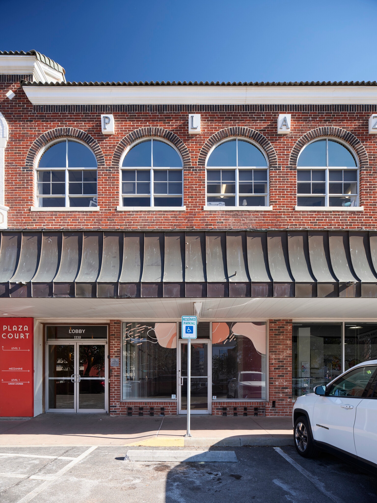 1100-1120 Classen Dr, Oklahoma City, OK à louer Photo de l’immeuble– Image 1 sur 5