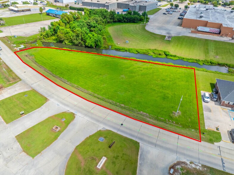 682 Corporate Dr, Houma, LA à vendre - Photo de l’immeuble – Image 2 sur 8