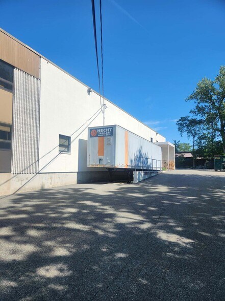 9 Industrial Park, Waldwick, NJ à vendre - Photo de l’immeuble – Image 2 sur 4