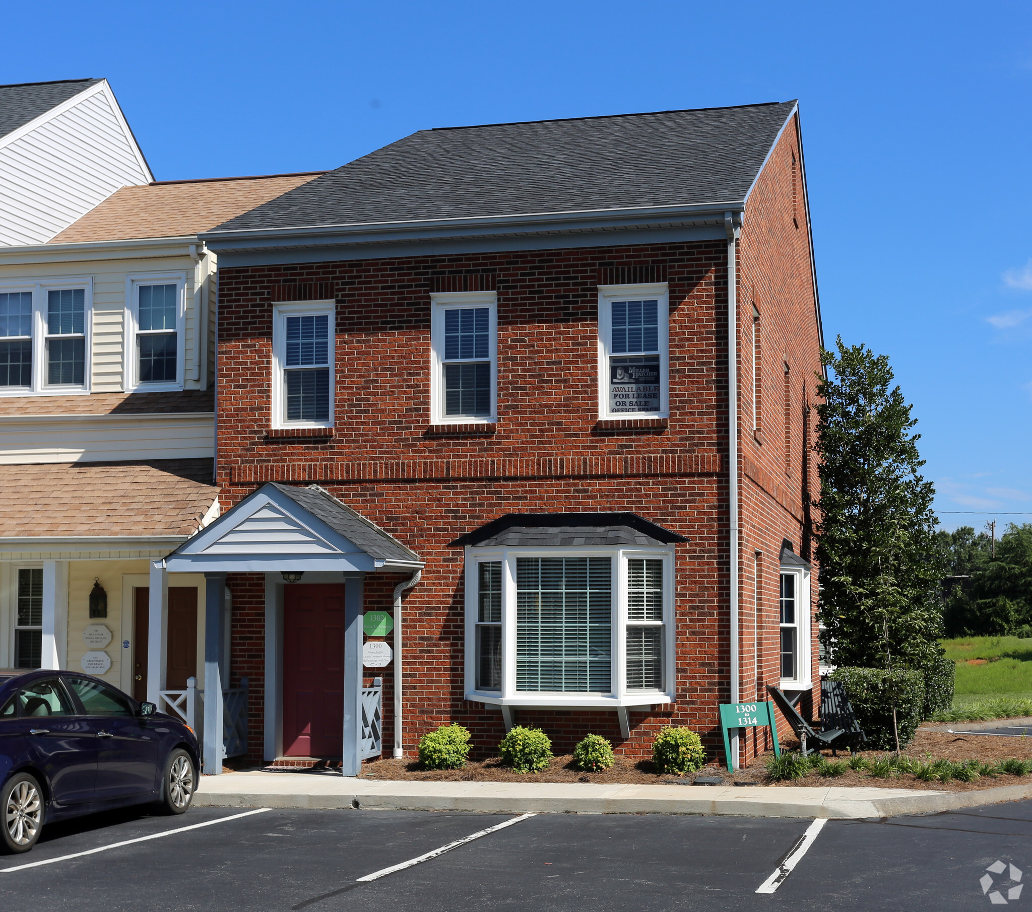 1300-1302 Ashley Sq, Winston-Salem, NC à louer Photo de l’immeuble– Image 1 sur 14
