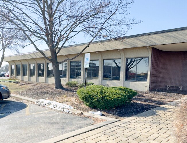 1400 S Wolf Rd, Wheeling, IL à vendre Photo principale– Image 1 sur 25