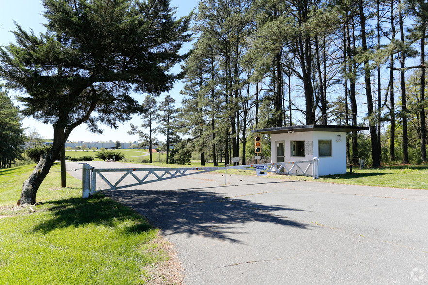 651 Eagle Rd, Belmont, NC à louer - Photo de l’immeuble – Image 3 sur 7