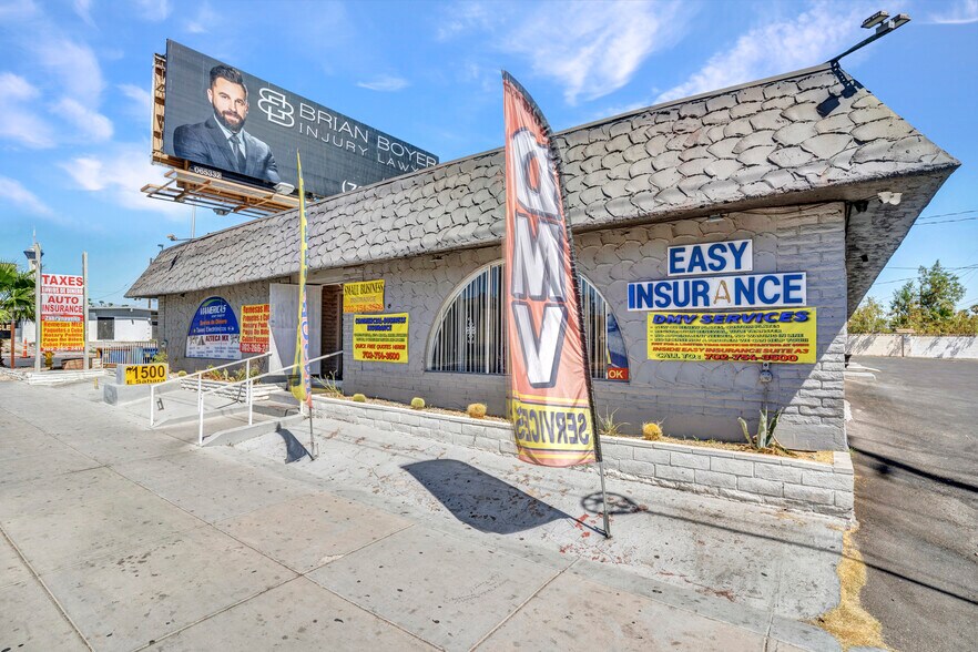 1500 E Sahara Ave, Las Vegas, NV à vendre - Photo de l’immeuble – Image 3 sur 11