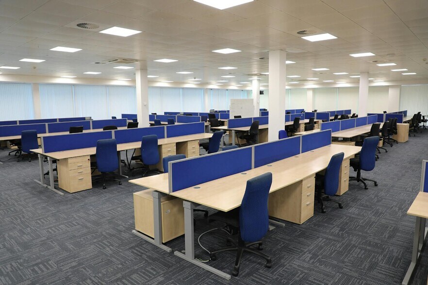 2 Millshaw Park Ln, Leeds à louer - Photo intérieure – Image 3 sur 7