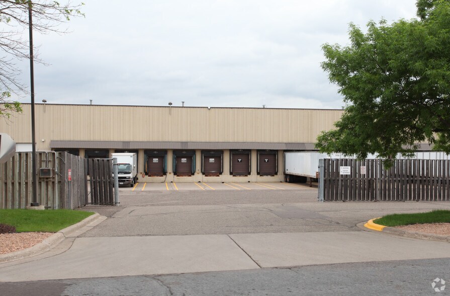 7300 N Northland Dr, Brooklyn Park, MN à louer - Photo de l’immeuble – Image 2 sur 2