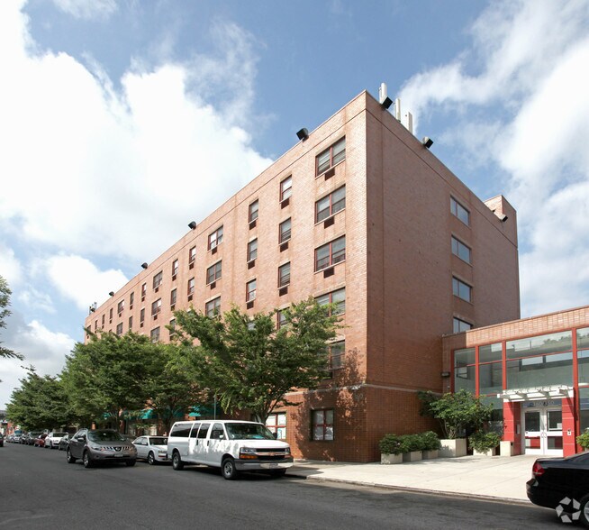 360 Snediker Ave, Brooklyn, NY à louer - Photo de l’immeuble – Image 3 sur 9