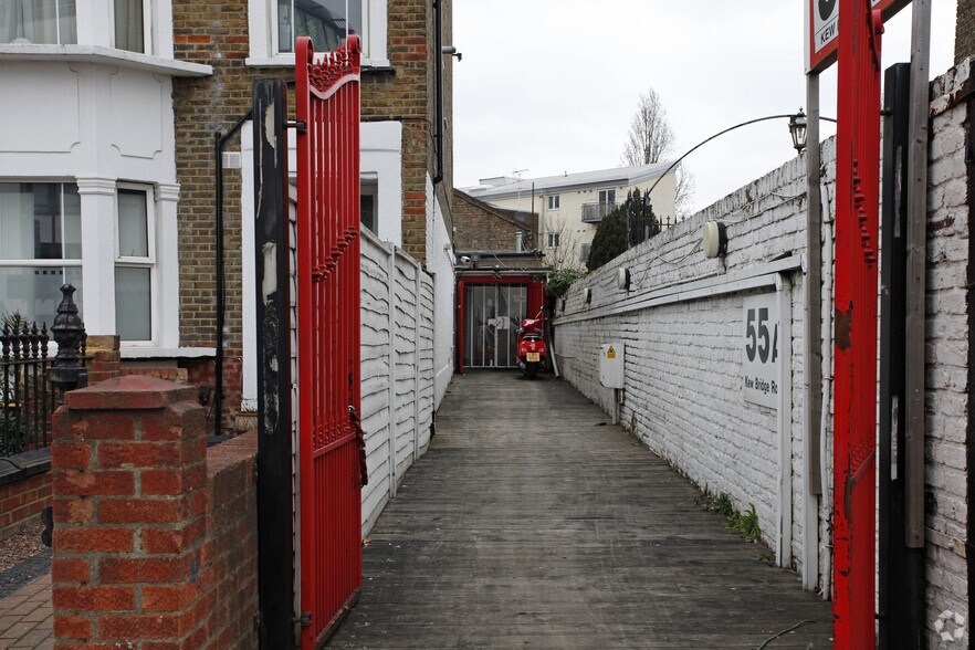 55A Kew Bridge Rd, Brentford à vendre - Photo principale – Image 1 sur 10