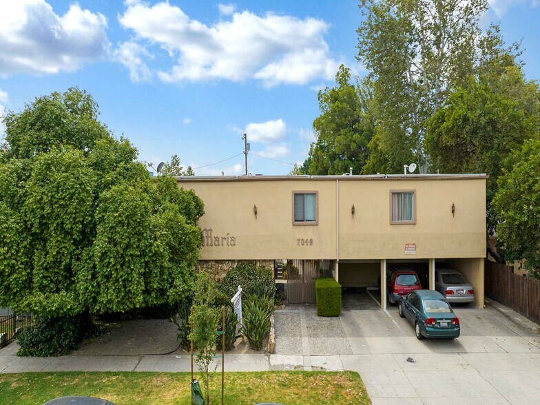 7049 Vassar Ave, Canoga Park, CA à vendre - Photo de l’immeuble – Image 1 sur 26