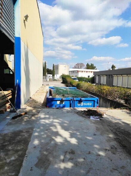 2 Rue André Marie Ampère, Velaux à louer - Photo de l’immeuble – Image 3 sur 4