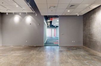 210 E Trade St, Charlotte, NC à louer Numérisation 3D Matterport– Image 1 sur 7