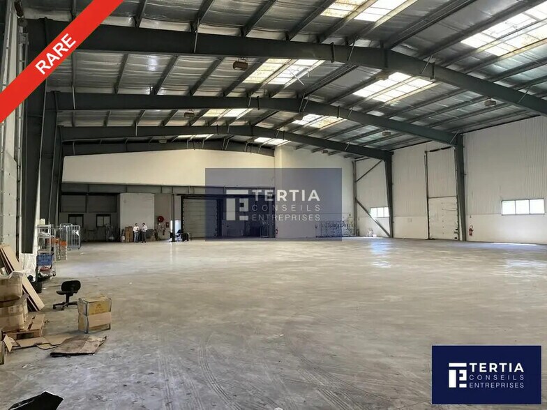 Local d'activités dans Mauguio à vendre - Photo de l’immeuble – Image 2 sur 4