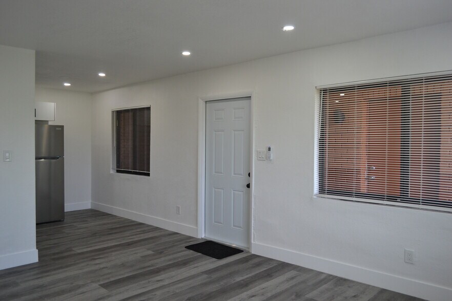940 NW 8th Ave, Pompano Beach, FL à vendre - Photo intérieure – Image 3 sur 13