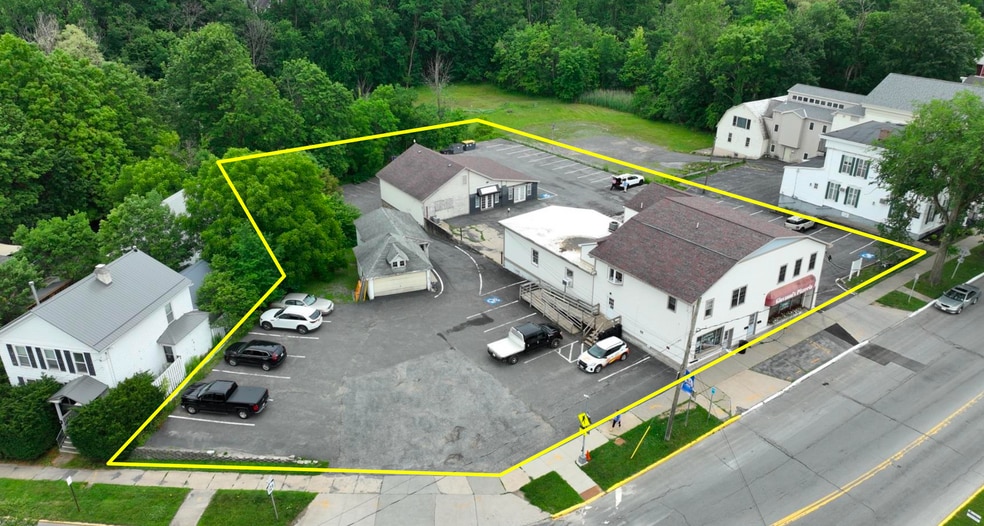 12 E Park Row, Clinton, NY à vendre - Photo principale – Image 1 sur 1