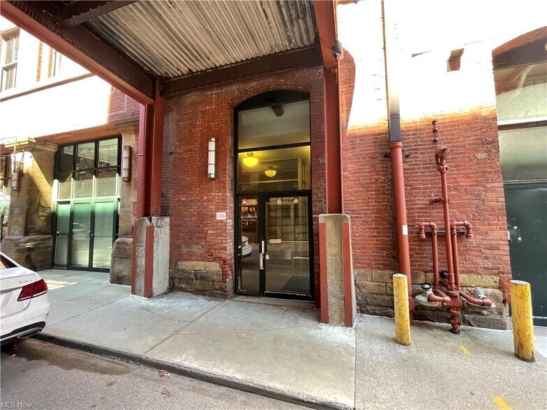 635 W Lakeside Ave, Cleveland, OH à vendre - Photo de l’immeuble – Image 3 sur 67