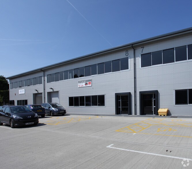 109 Chertsey Rd, Byfleet à louer - Photo de l’immeuble – Image 3 sur 5