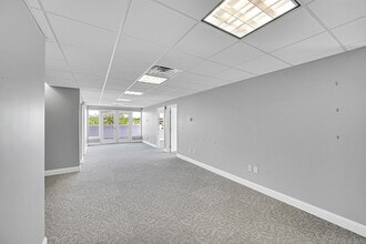 6909 SW 18th St, Boca Raton, FL à louer Photo intérieure– Image 2 sur 25