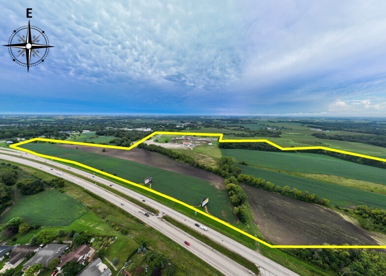 N7086 Raceway Rd, Beaver Dam, WI à vendre - Aérien – Image 2 sur 4