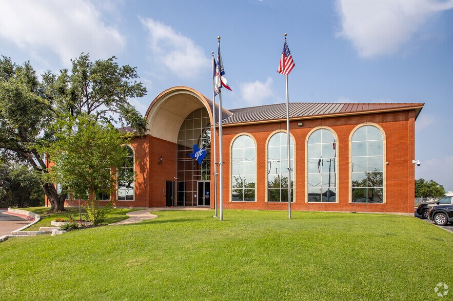 912 Bastrop Hwy, Austin, TX à louer - Photo de l’immeuble – Image 3 sur 17