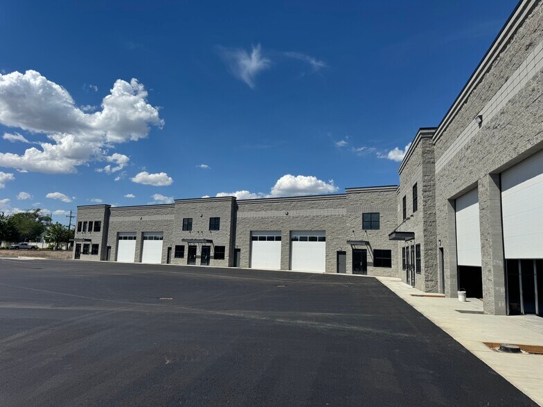 111 S 700 E, American Fork, UT à louer - Photo de l’immeuble – Image 3 sur 12