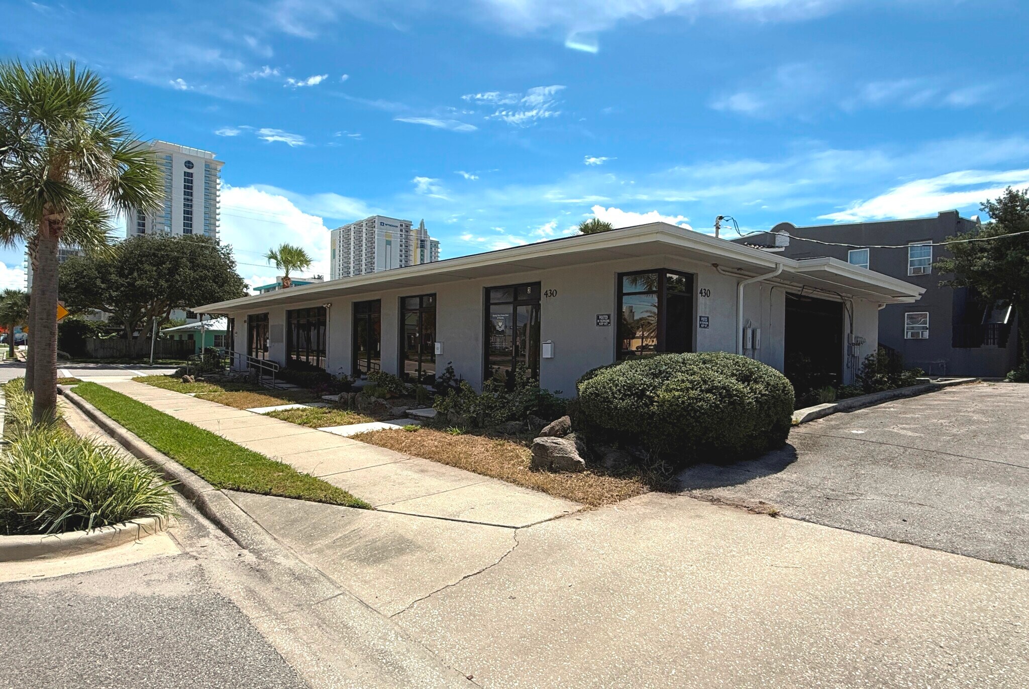 430 Oakridge Blvd, Daytona Beach, FL à vendre Photo de l’immeuble– Image 1 sur 9