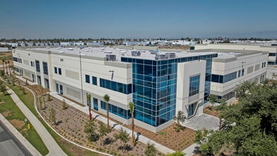 12551 Telegraph Rd, Santa Fe Springs, CA à louer Photo intérieure– Image 1 sur 2
