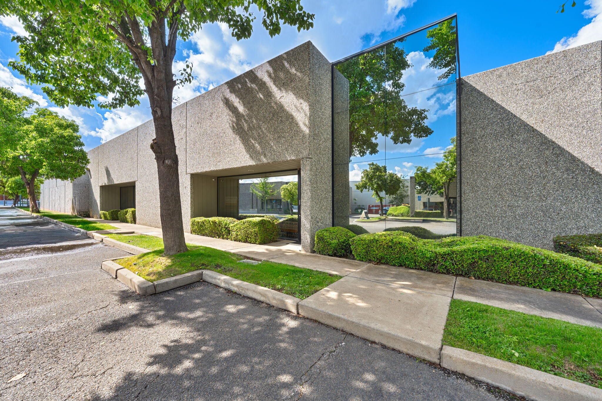 3298 Monier Cir, Rancho Cordova, CA à vendre Photo principale– Image 1 sur 46