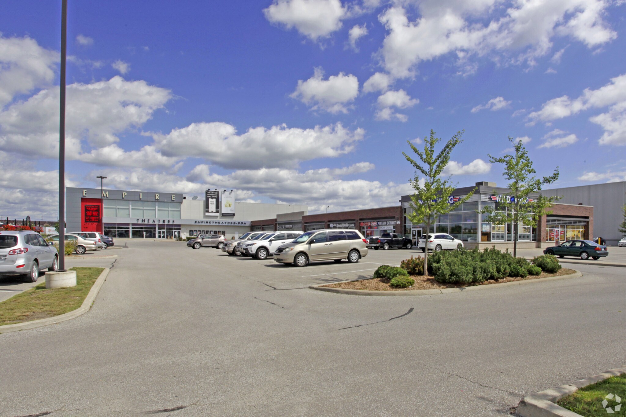 192-196 McEwan Dr E, Caledon, ON à louer Photo principale– Image 1 sur 7