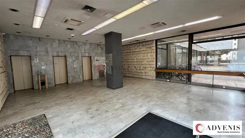Bureau dans Bordeaux à vendre - Photo de l’immeuble – Image 2 sur 8