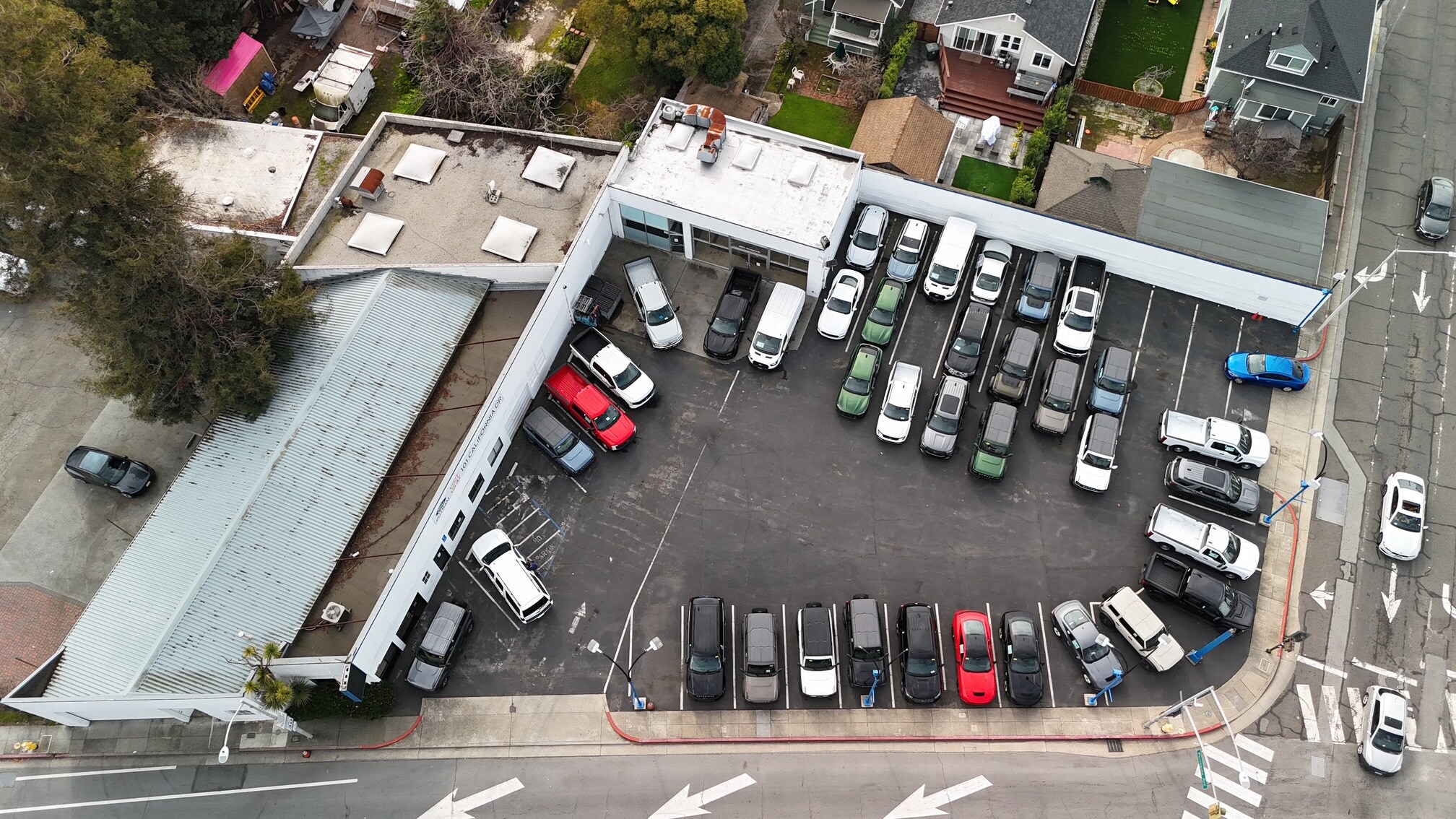 885 N San Mateo Dr, San Mateo, CA à louer Photo principale– Image 1 sur 10