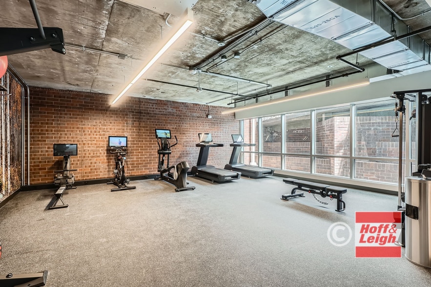1873 S Bellaire St, Denver, CO à louer - Photo de l’immeuble – Image 3 sur 10