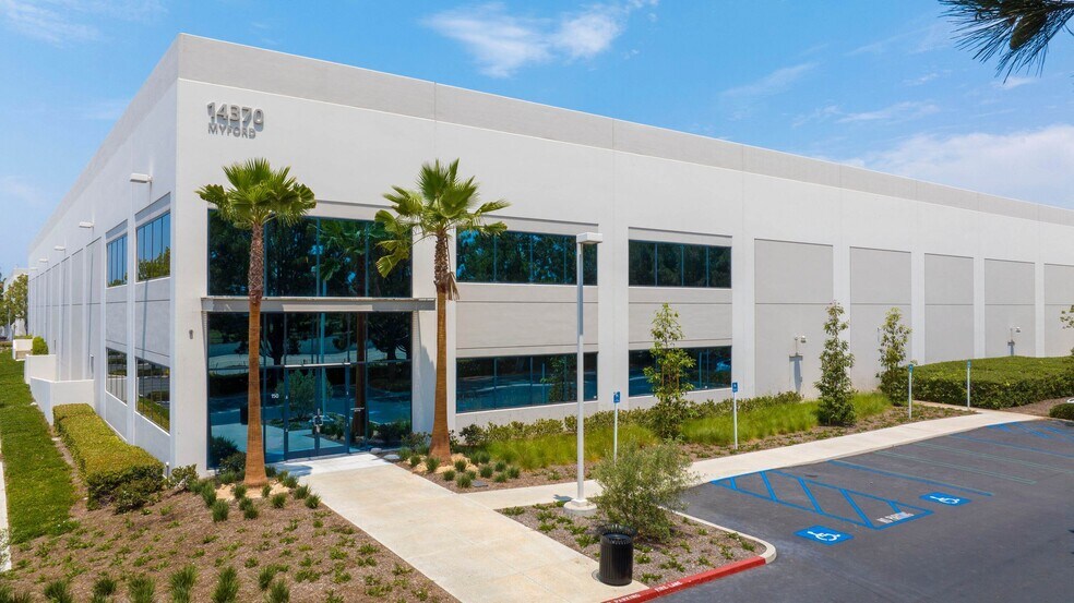 14440 Myford Rd, Irvine, CA à louer - Photo principale – Image 2 sur 7
