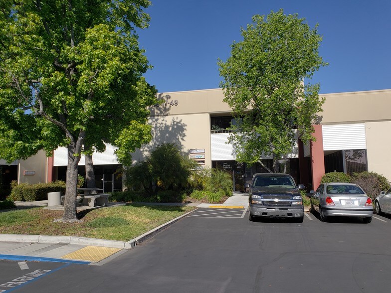 8943-8951 Complex Dr, San Diego, CA à vendre - Photo de l’immeuble – Image 3 sur 4