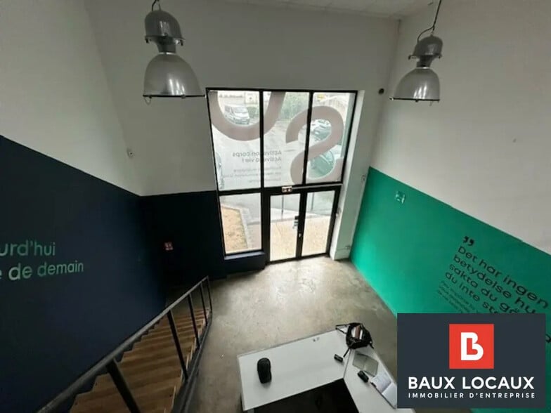 Local commercial dans Vedène à louer - Photo de l’immeuble – Image 3 sur 5