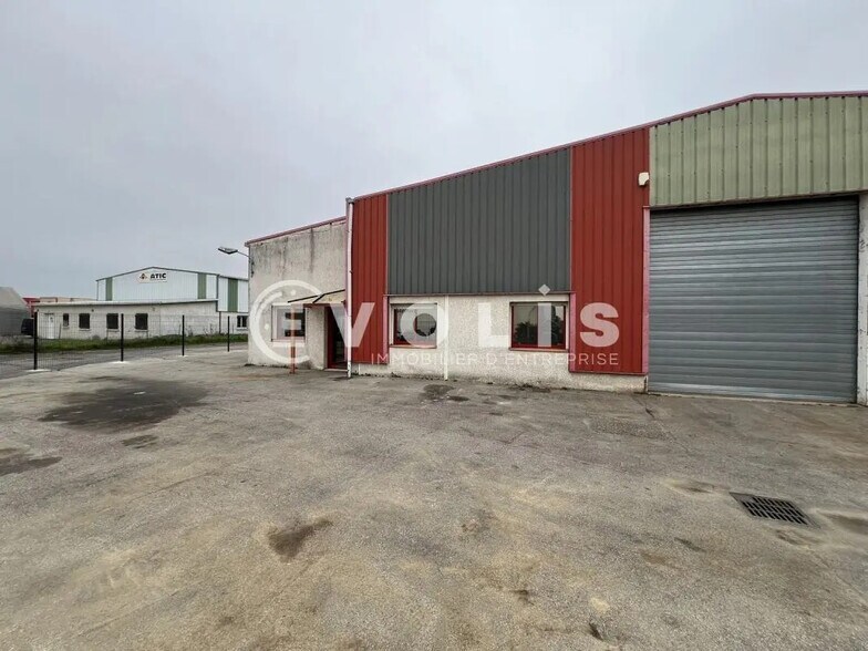 Bureau dans Montluel à louer - Photo de l’immeuble – Image 3 sur 15