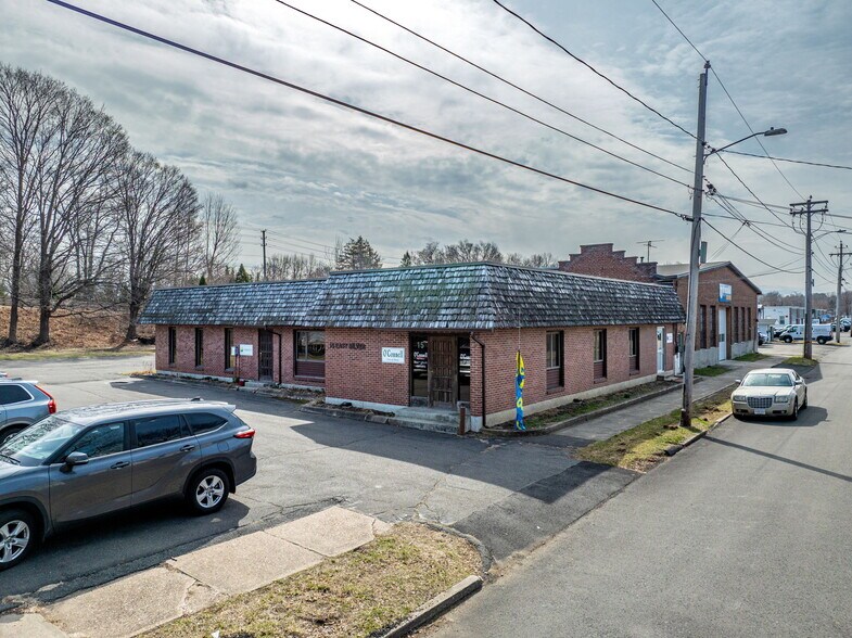 6-8 Coleman Ave, Westfield, MA à louer - Photo de l’immeuble – Image 1 sur 5