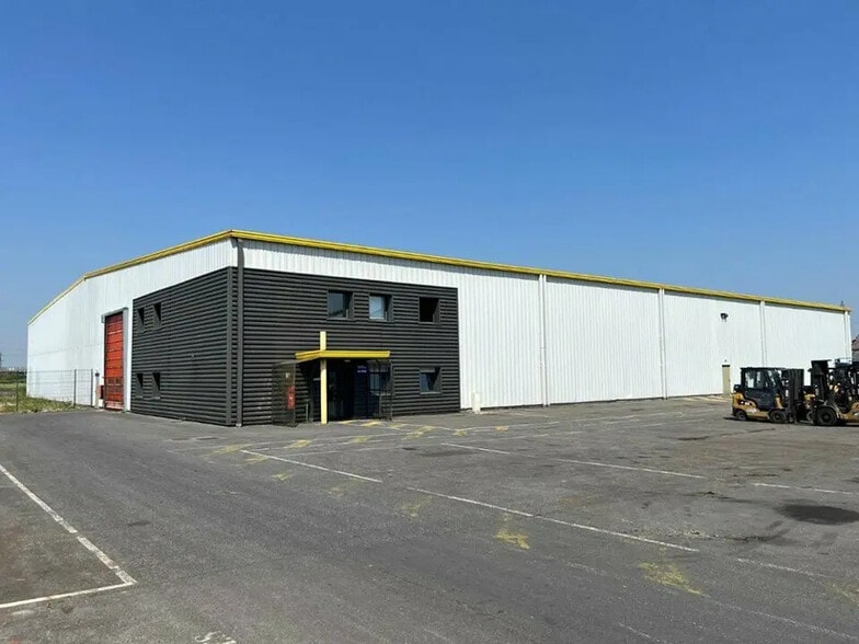Industriel/Logistique dans Coquelles à louer - Photo de l’immeuble – Image 1 sur 5