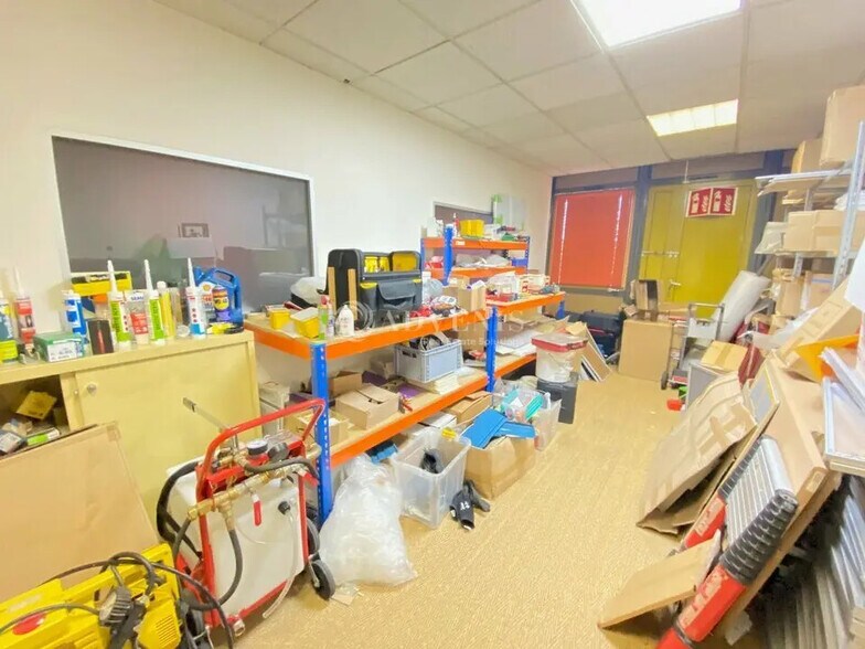 Bureau dans Croissy-Beaubourg à vendre - Photo de l’immeuble – Image 3 sur 4