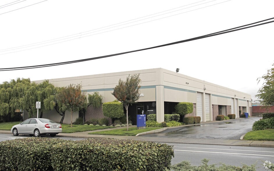 14204-14212 Doolittle Dr, San Leandro, CA à louer - Photo de l’immeuble – Image 3 sur 5