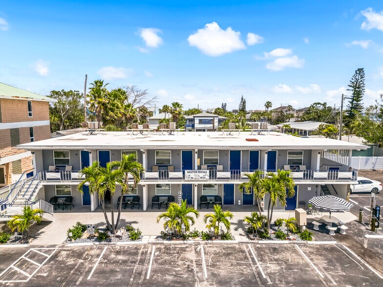 14231 Gulf Blvd, Madeira Beach, FL à vendre - Photo de l’immeuble – Image 2 sur 12