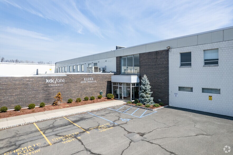95 Mayhill St, Saddle Brook, NJ à louer - Photo de l’immeuble – Image 2 sur 40